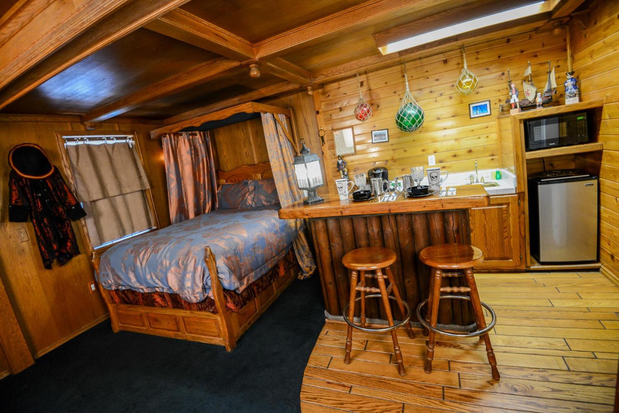 Castle Wood Theme Cottages- Couples Only Big Bear Lake Εξωτερικό φωτογραφία