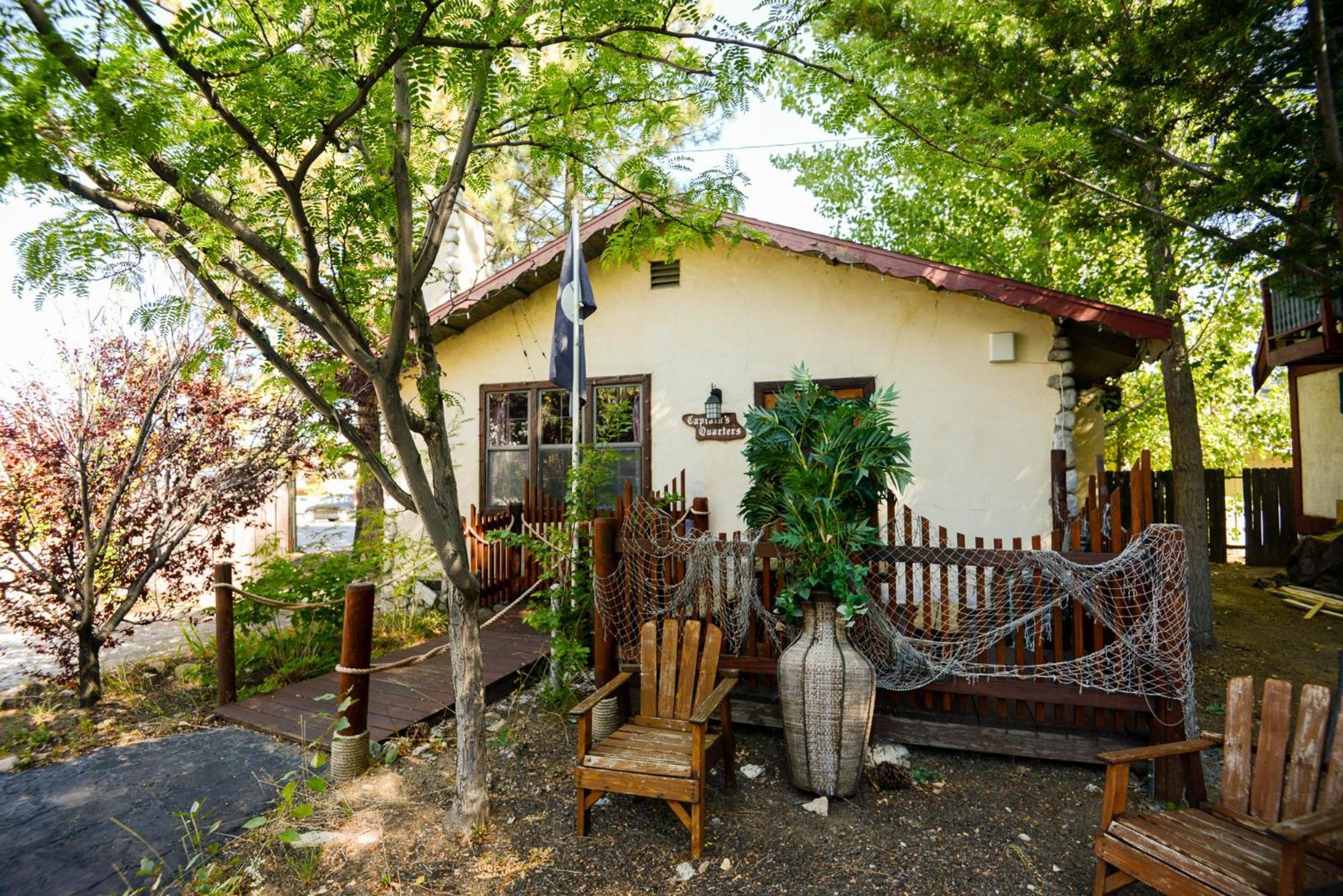 Castle Wood Theme Cottages- Couples Only Big Bear Lake Εξωτερικό φωτογραφία