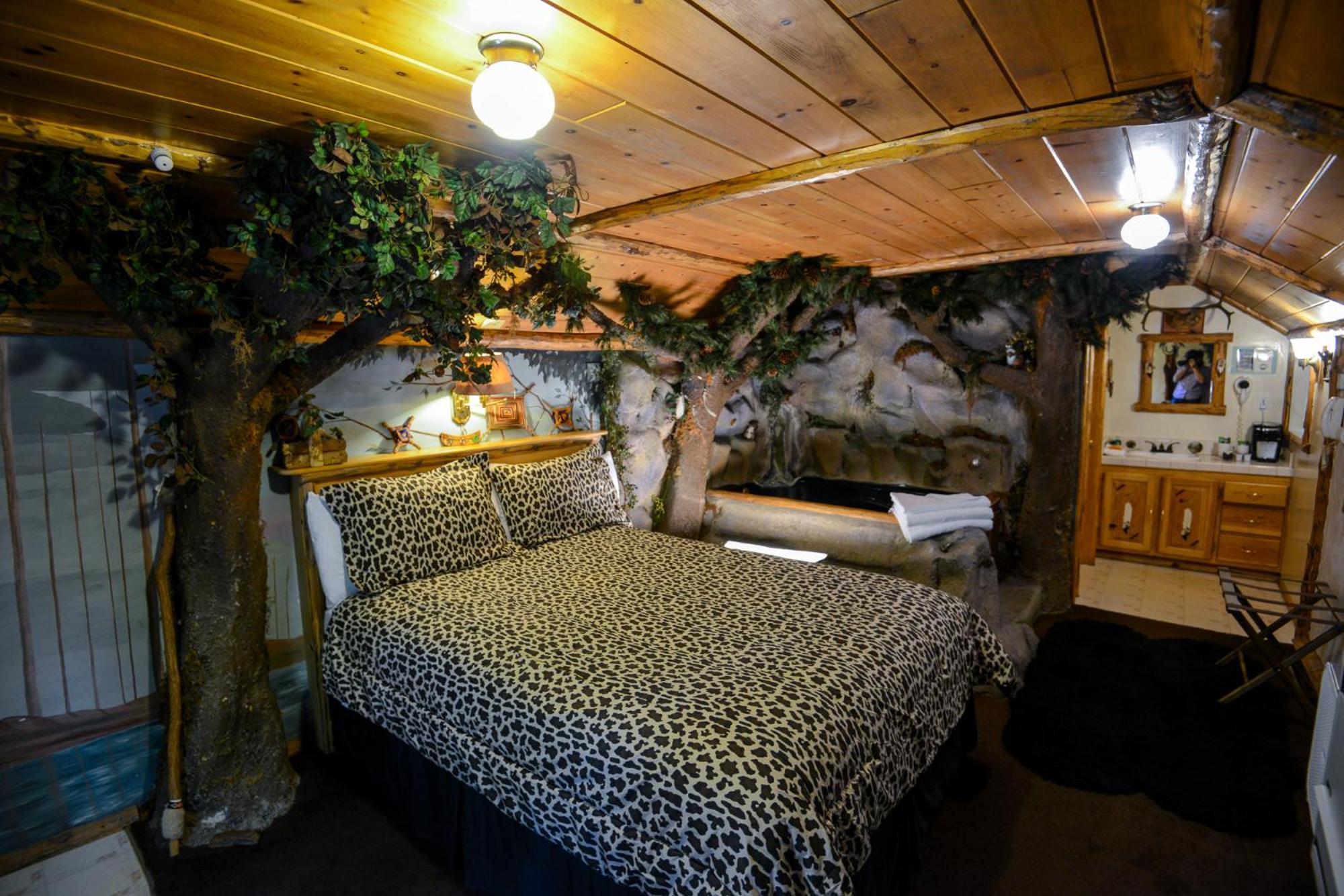 Castle Wood Theme Cottages- Couples Only Big Bear Lake Εξωτερικό φωτογραφία