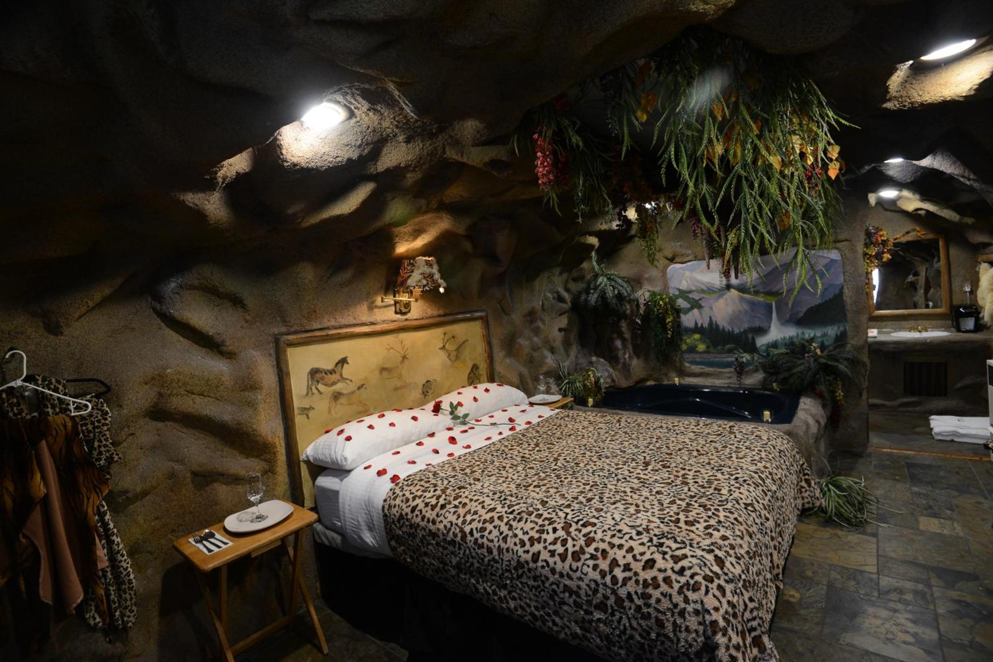 Castle Wood Theme Cottages- Couples Only Big Bear Lake Εξωτερικό φωτογραφία
