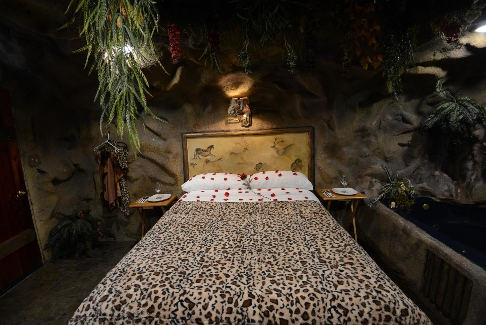 Castle Wood Theme Cottages- Couples Only Big Bear Lake Εξωτερικό φωτογραφία