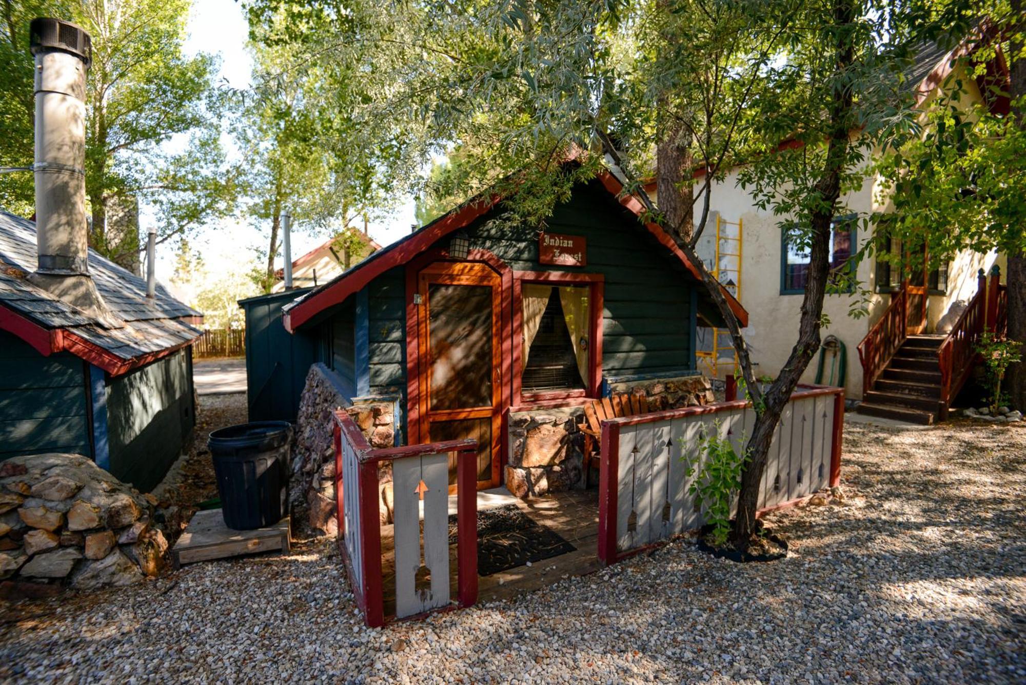Castle Wood Theme Cottages- Couples Only Big Bear Lake Εξωτερικό φωτογραφία