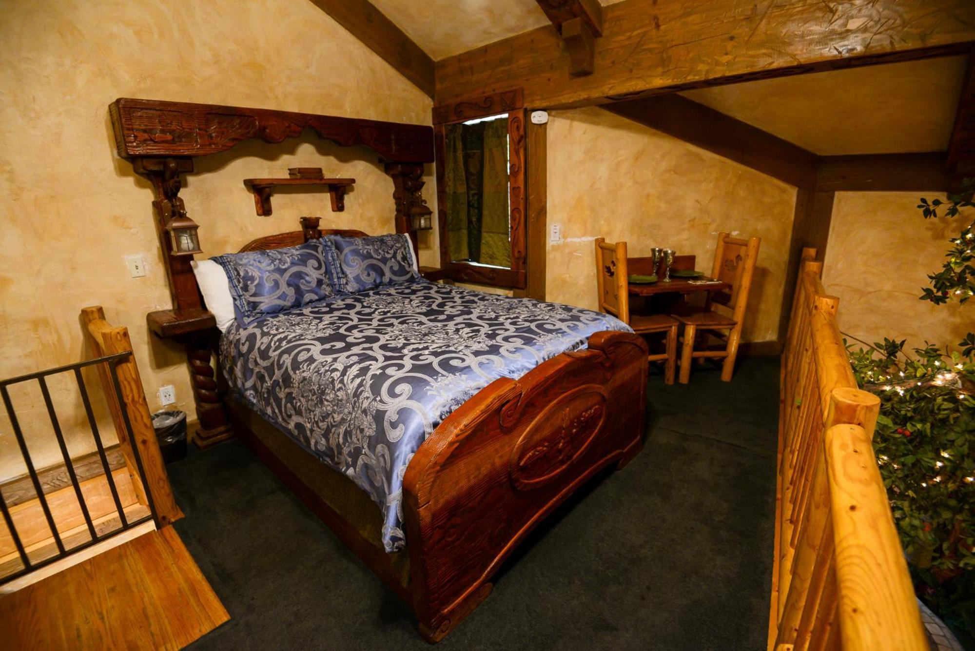 Castle Wood Theme Cottages- Couples Only Big Bear Lake Εξωτερικό φωτογραφία
